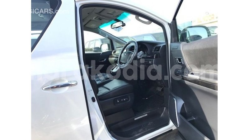 Big with watermark toyota vellfire diana import dubai 5233