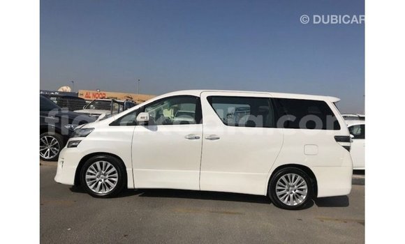Acheter Import Voiture Toyota Vellfire Blanc à Import - Dubai, Diana Acheter Import Voiture Toyota Vellfire Blanc à Import - Dubai, Diana