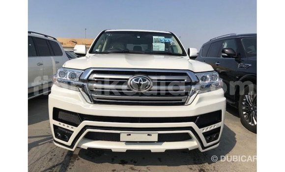 Acheter Import Voiture Toyota Land Cruiser Blanc à Import - Dubai, Diana Acheter Import Voiture Toyota Land Cruiser Blanc à Import - Dubai, Diana