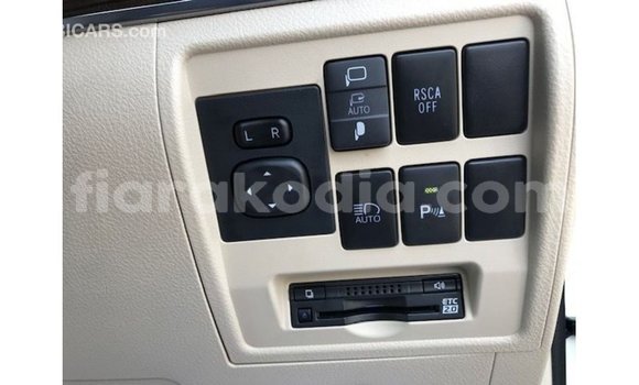 Acheter Import Voiture Toyota Land Cruiser Blanc à Import - Dubai, Diana Acheter Import Voiture Toyota Land Cruiser Blanc à Import - Dubai, Diana