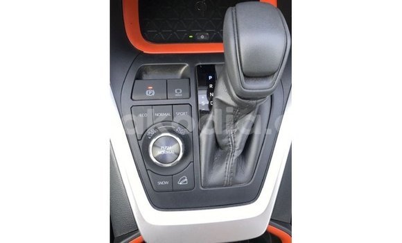 Acheter Import Utilitaire Toyota HiAce Noir à Import - Dubai, Diana Acheter Import Utilitaire Toyota HiAce Noir à Import - Dubai, Diana