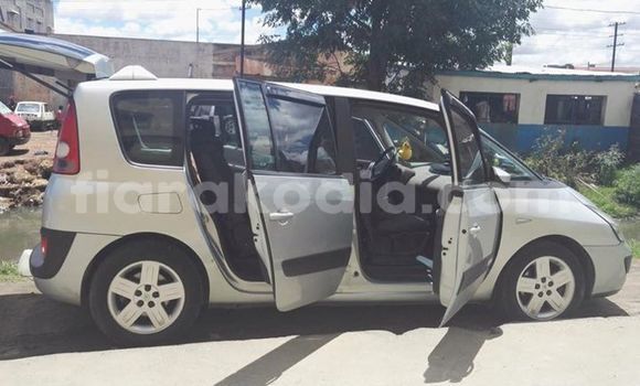 Acheter Occasion Voiture Renault Espace Gris à Antananarivo au Analamanga Acheter Occasion Voiture Renault Espace Gris à Antananarivo au Analamanga