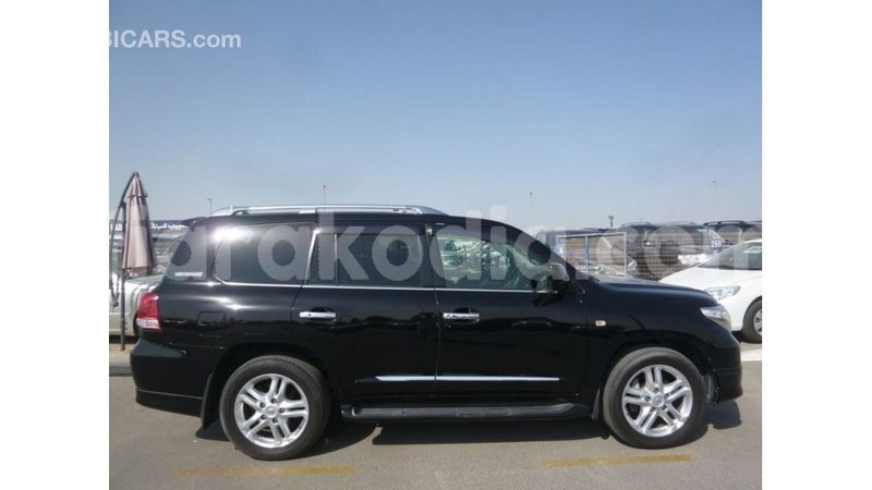 Big with watermark toyota land cruiser diana import dubai 5238