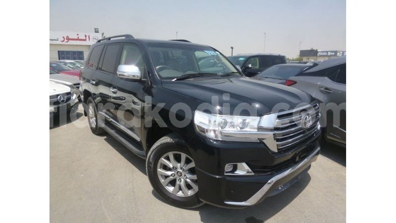 Big with watermark toyota land cruiser diana import dubai 5239