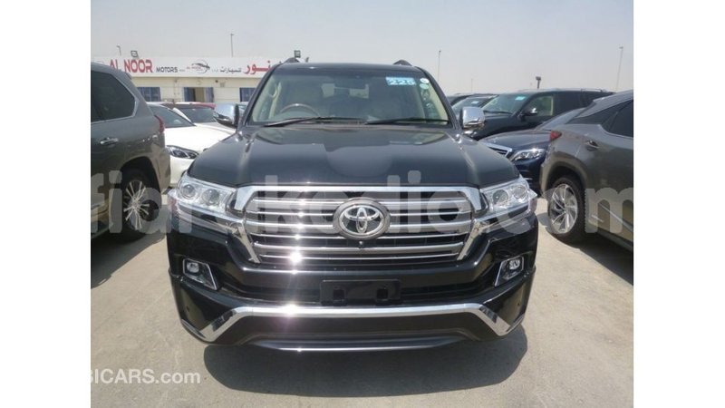 Big with watermark toyota land cruiser diana import dubai 5239