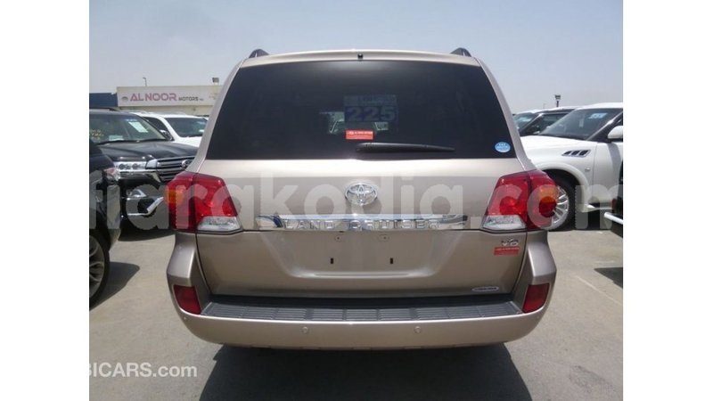 Big with watermark toyota land cruiser diana import dubai 5240