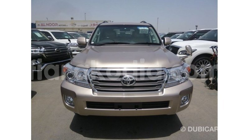 Big with watermark toyota land cruiser diana import dubai 5240