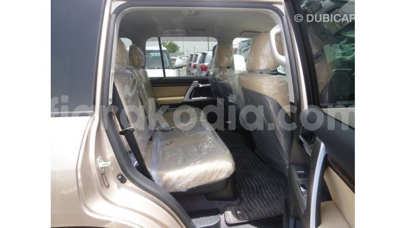 Big with watermark toyota land cruiser diana import dubai 5240