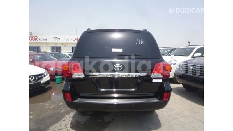 Big with watermark toyota land cruiser diana import dubai 5243