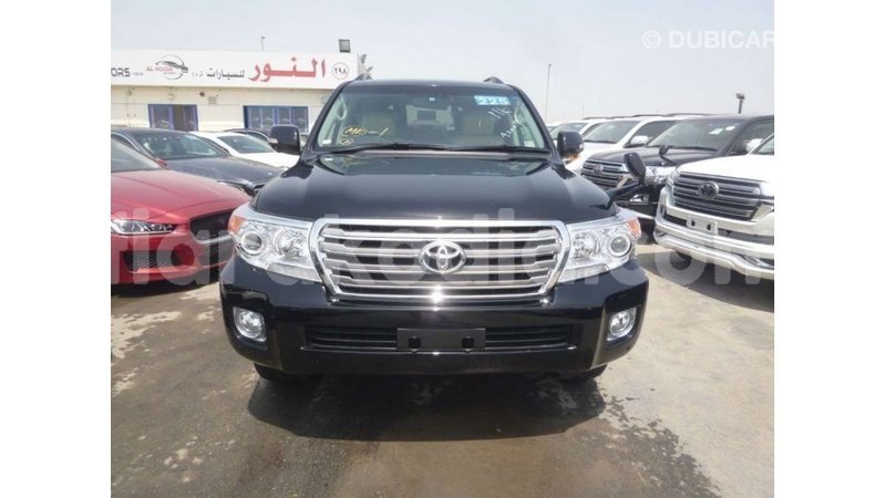 Big with watermark toyota land cruiser diana import dubai 5243