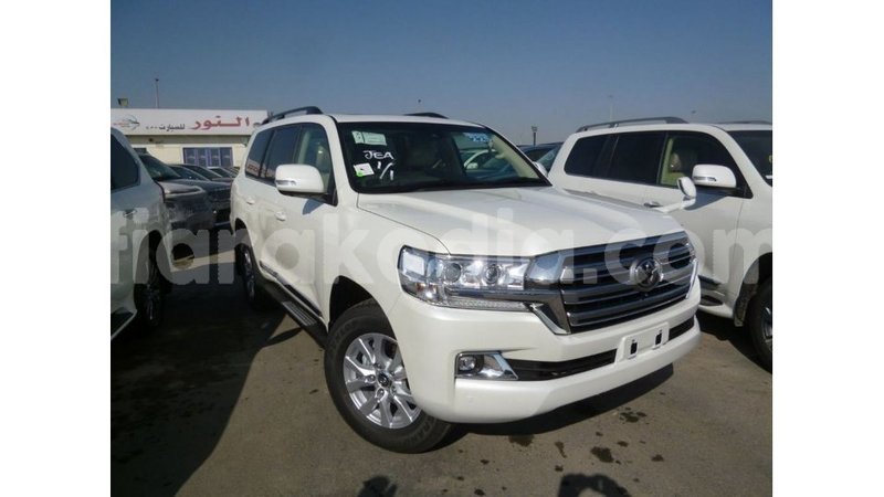 Big with watermark toyota land cruiser diana import dubai 5249