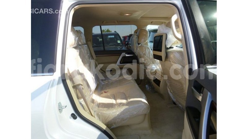 Big with watermark toyota land cruiser diana import dubai 5249