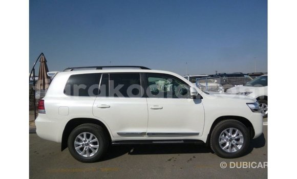 Acheter Import Voiture Toyota Land Cruiser Blanc à Import - Dubai, Diana Acheter Import Voiture Toyota Land Cruiser Blanc à Import - Dubai, Diana