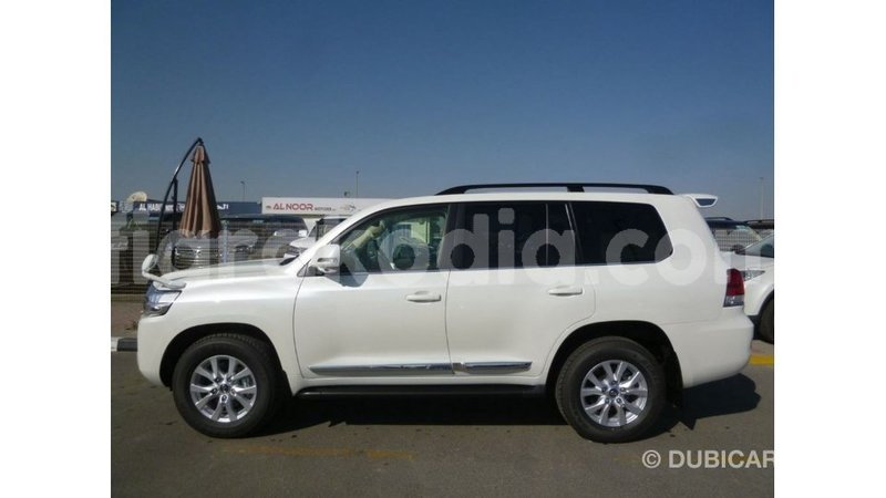 Big with watermark toyota land cruiser diana import dubai 5249