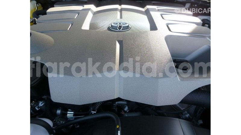 Big with watermark toyota land cruiser diana import dubai 5249