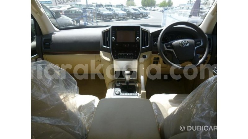 Big with watermark toyota land cruiser diana import dubai 5250