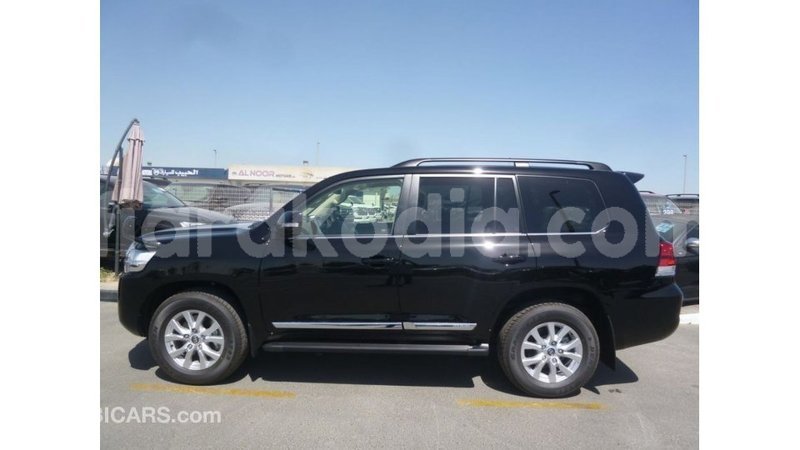 Big with watermark toyota land cruiser diana import dubai 5250