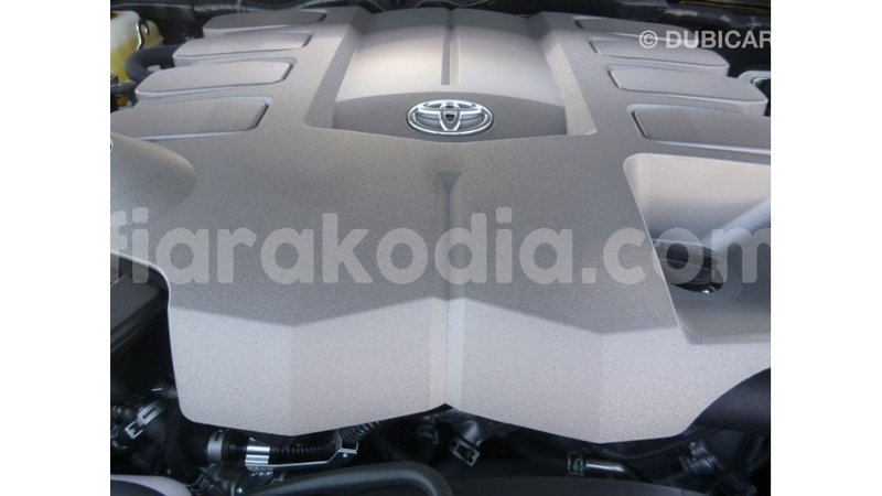 Big with watermark toyota land cruiser diana import dubai 5250