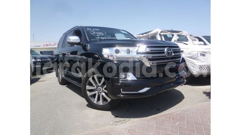 Big with watermark toyota land cruiser diana import dubai 5251