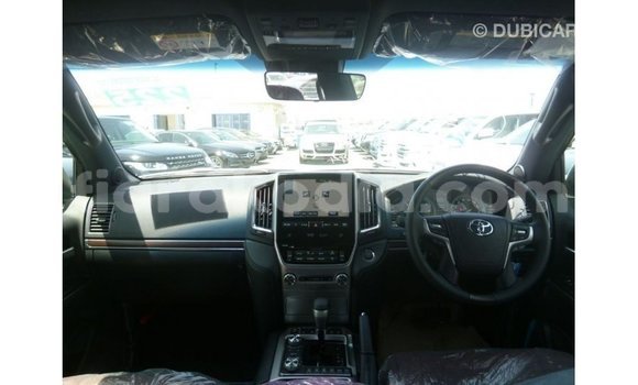 Acheter Import Voiture Toyota Land Cruiser Noir à Import - Dubai, Diana Acheter Import Voiture Toyota Land Cruiser Noir à Import - Dubai, Diana