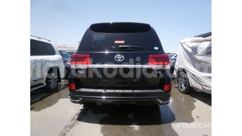 Big with watermark toyota land cruiser diana import dubai 5251