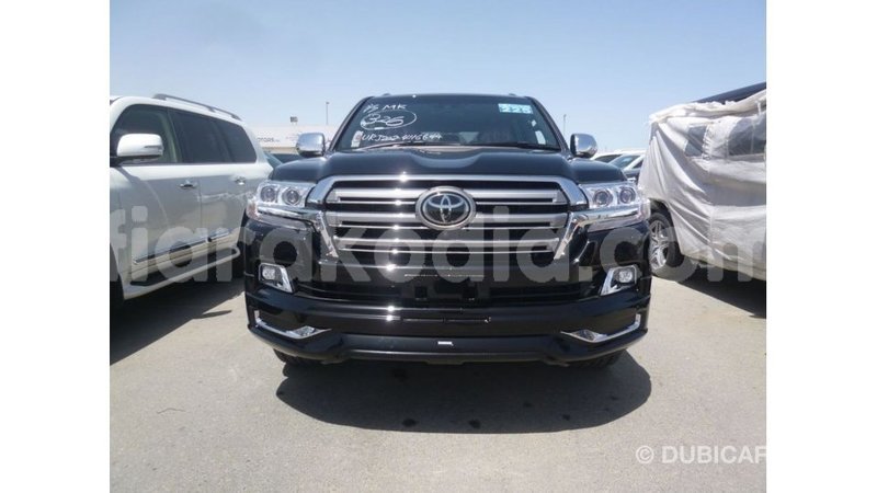 Big with watermark toyota land cruiser diana import dubai 5251