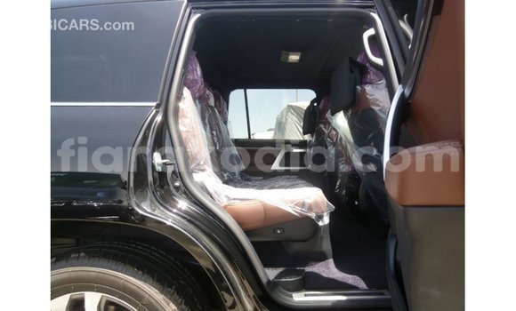 Acheter Import Voiture Toyota Land Cruiser Noir à Import - Dubai, Diana Acheter Import Voiture Toyota Land Cruiser Noir à Import - Dubai, Diana