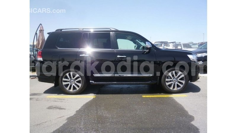 Big with watermark toyota land cruiser diana import dubai 5251