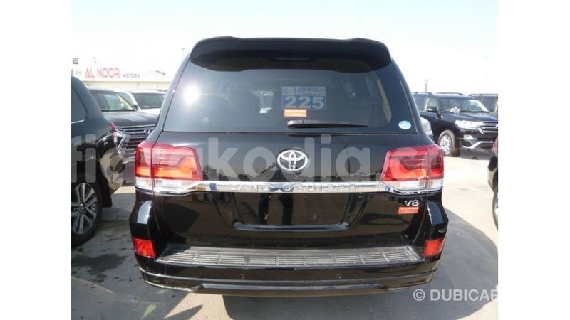 Big with watermark toyota land cruiser diana import dubai 5253