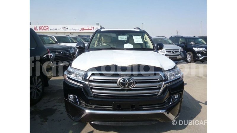 Big with watermark toyota land cruiser diana import dubai 5253