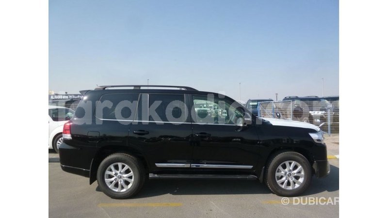 Big with watermark toyota land cruiser diana import dubai 5253