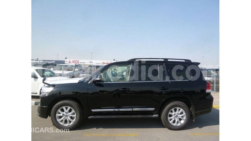 Big with watermark toyota land cruiser diana import dubai 5253