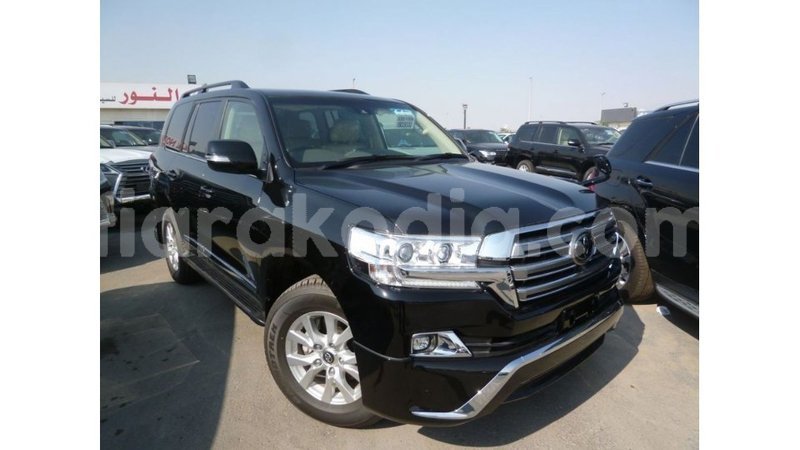 Big with watermark toyota land cruiser diana import dubai 5256