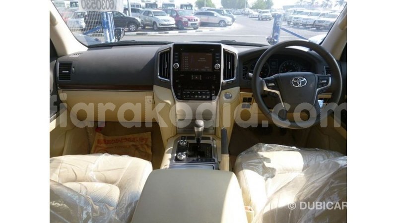 Big with watermark toyota land cruiser diana import dubai 5256