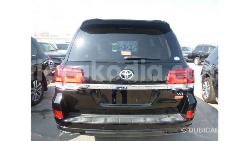 Big with watermark toyota land cruiser diana import dubai 5256