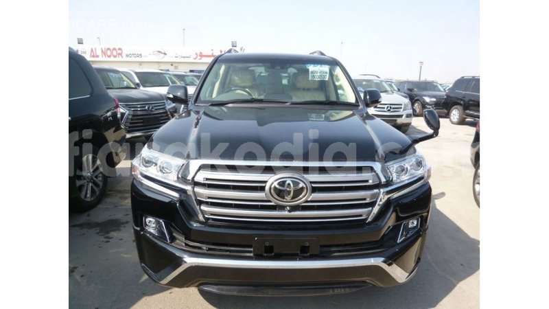 Big with watermark toyota land cruiser diana import dubai 5256