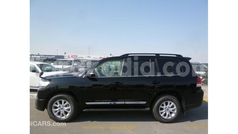 Big with watermark toyota land cruiser diana import dubai 5256