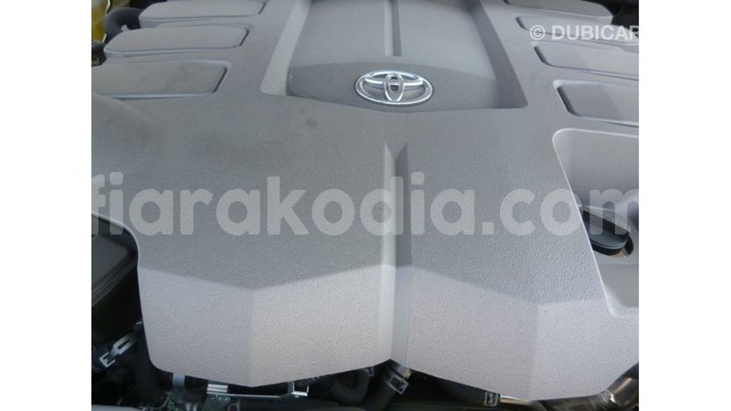 Big with watermark toyota land cruiser diana import dubai 5256