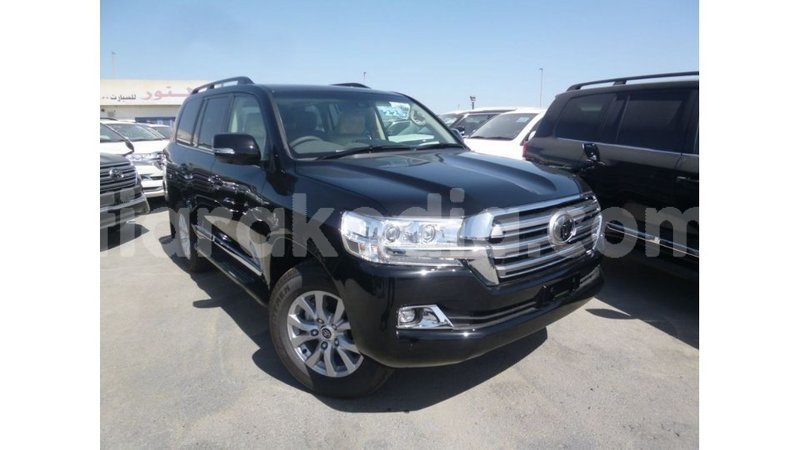 Big with watermark toyota land cruiser diana import dubai 5257