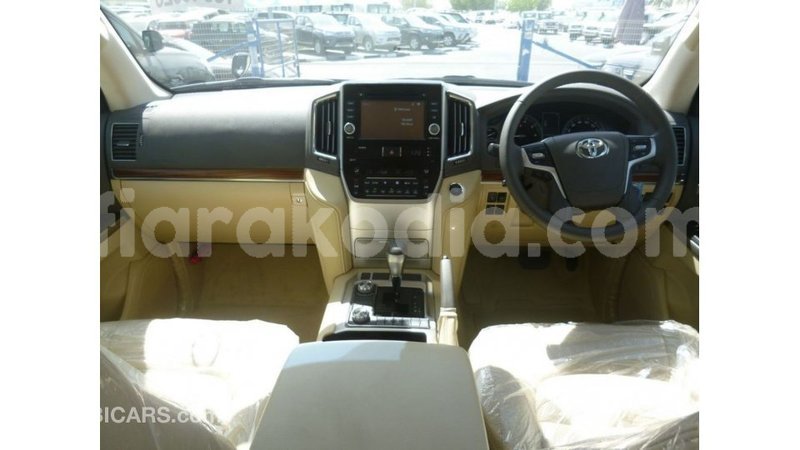 Big with watermark toyota land cruiser diana import dubai 5257