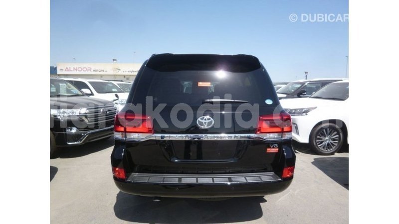 Big with watermark toyota land cruiser diana import dubai 5257