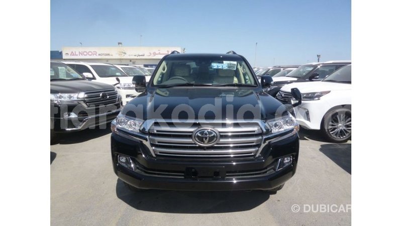 Big with watermark toyota land cruiser diana import dubai 5257