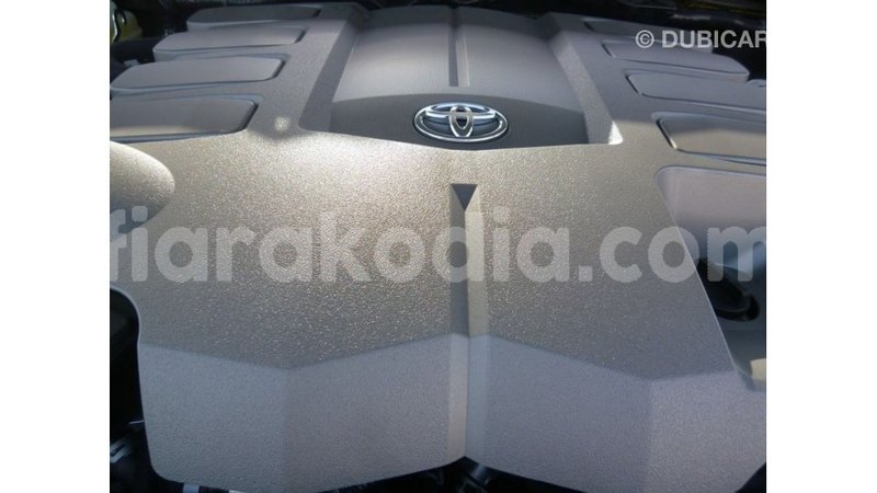 Big with watermark toyota land cruiser diana import dubai 5257