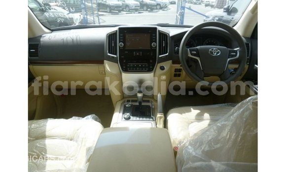 Acheter Import Voiture Toyota Land Cruiser Blanc à Import - Dubai, Diana Acheter Import Voiture Toyota Land Cruiser Blanc à Import - Dubai, Diana