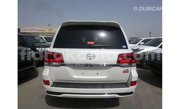 Acheter Import Voiture Toyota Land Cruiser Blanc à Import - Dubai, Diana Acheter Import Voiture Toyota Land Cruiser Blanc à Import - Dubai, Diana