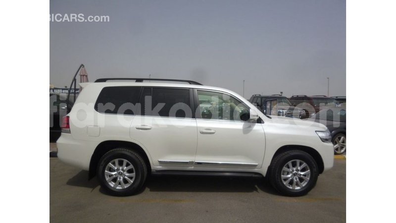 Big with watermark toyota land cruiser diana import dubai 5261