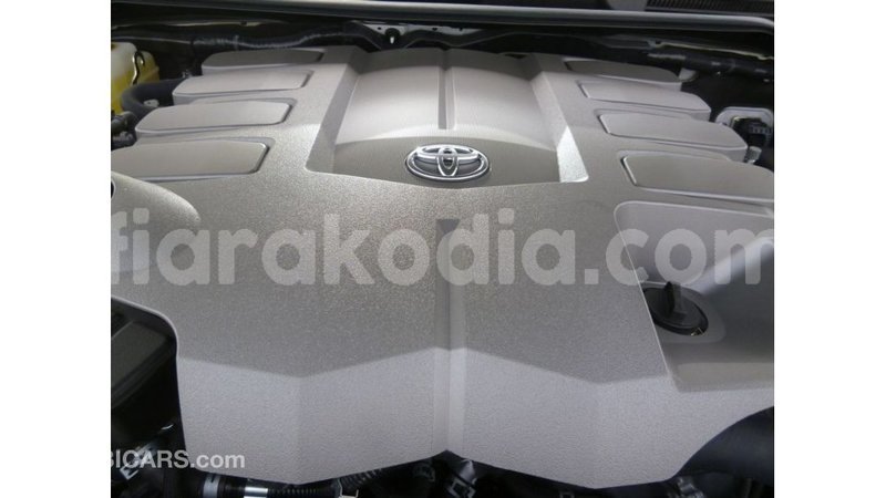 Big with watermark toyota land cruiser diana import dubai 5261