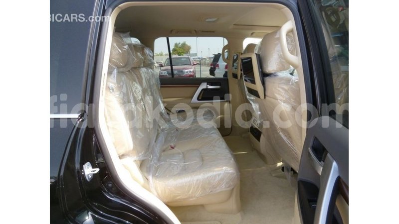 Big with watermark toyota land cruiser diana import dubai 5262