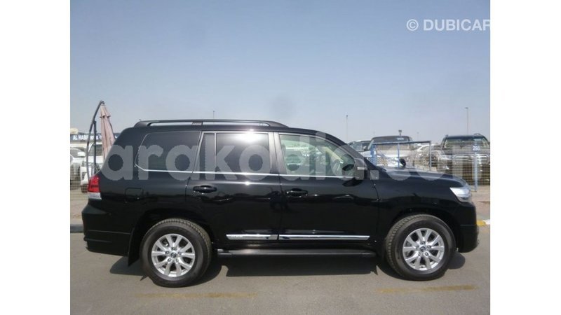 Big with watermark toyota land cruiser diana import dubai 5262