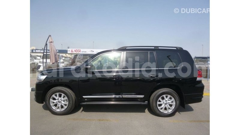 Big with watermark toyota land cruiser diana import dubai 5262